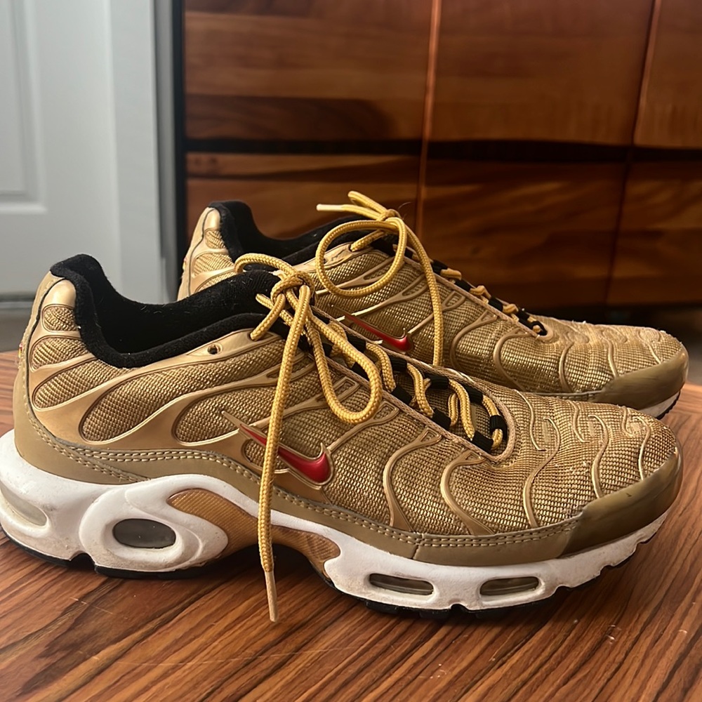 Nike Air Max Plus - Metallic Gold, Used